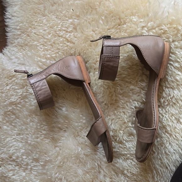 Frye carson leather sandals 7.5 - Picture 6 of 13